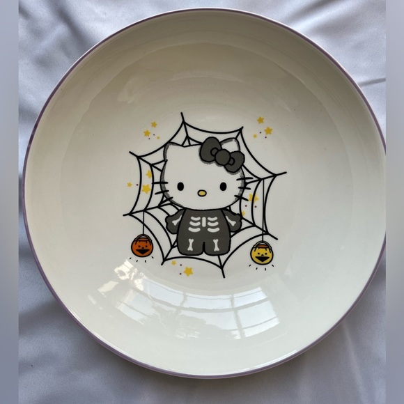 🖤🕸️ Hello Kitty Halloween Plate 2023 🕸️🖤 - Picture 1 of 2
